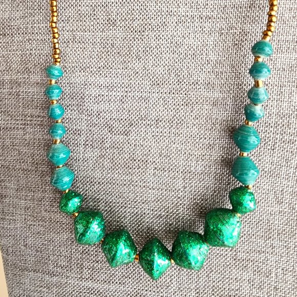 Teng Yue Emerald Green Glitter Paper Bead and Gold Bead Long Statement Necklace - Picture 4 of 8